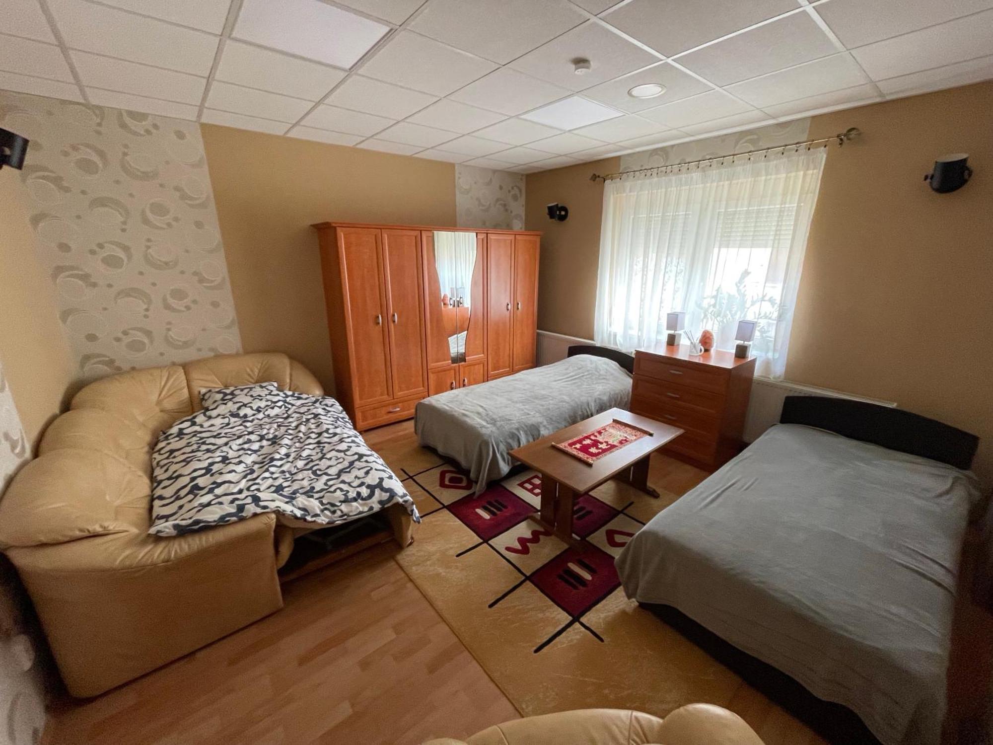 Apartamento Relax Zalaegerszeg Exterior foto